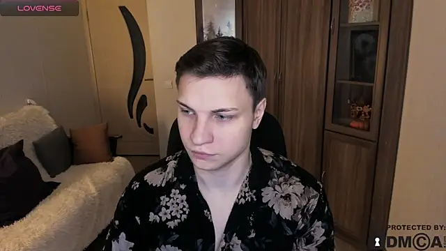 handsome guy01 online show from November 2025 10:32:01 PM