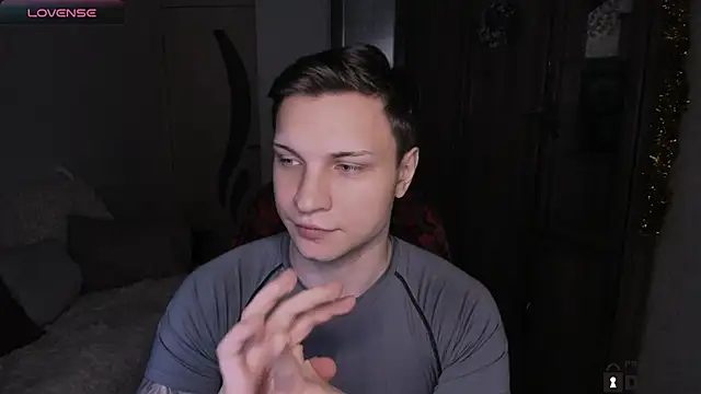 handsome guy01 online show from December 2025 01:52:02 AM