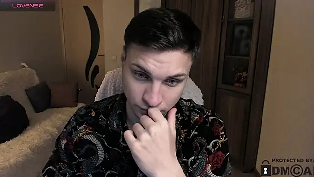 handsome guy01 online show from November 2025 05:17:02 PM