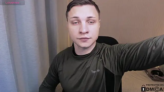 handsome guy01 online show from February 2026 04:49:01 PM