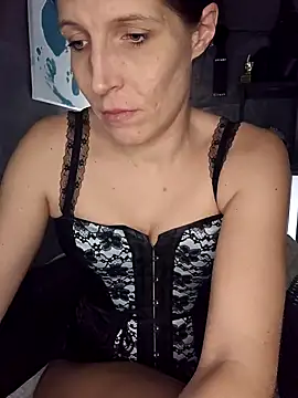 Lenchen  online show from February 2025 10:47:02 PM