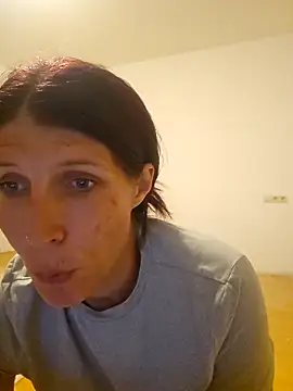 Lenchen  online show from April 2026 07:28:02 PM