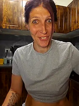 Lenchen  online show from April 2026 08:12:02 PM