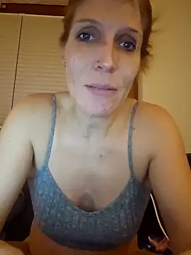 Lenchen  online show from October 2025 08:50:02 PM