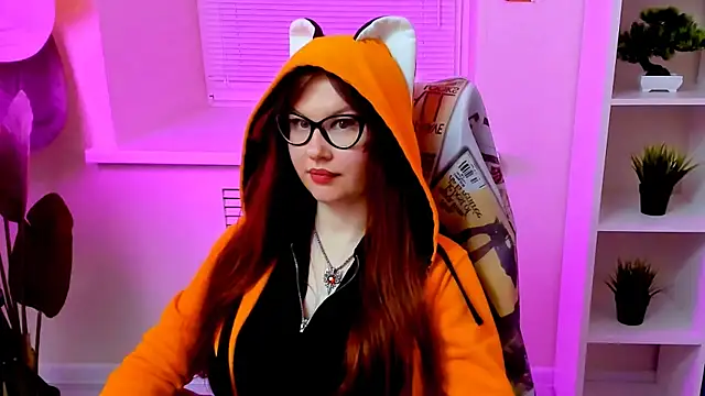 CarolGiggly online show from May 2026 12:20:01 PM
