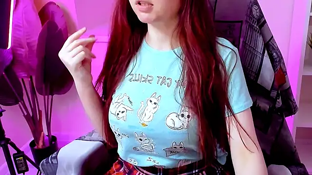 CarolGiggly online show from April 2026 12:39:01 PM