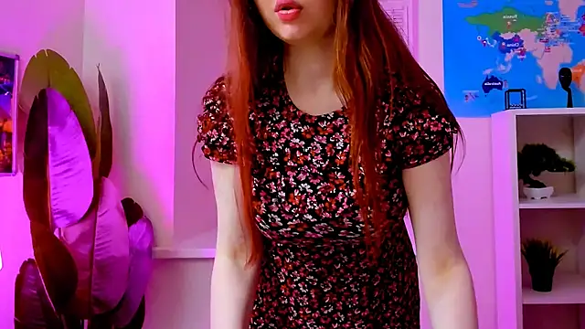 Snapshot of CarolGiggly chatting on June 2026 11:37:01 AM CarolGiggly online show from June 2026 11:37:01 AM