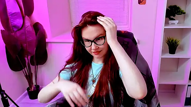 CarolGiggly online show from April 2026 12:17:01 AM