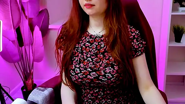 Snapshot of CarolGiggly chatting on June 2026 06:38:01 PM CarolGiggly online show from June 2026 06:38:01 PM