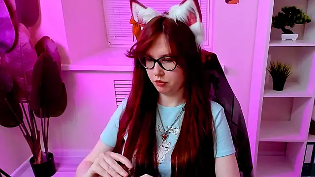 CarolGiggly online show from April 2026 01:29:01 PM