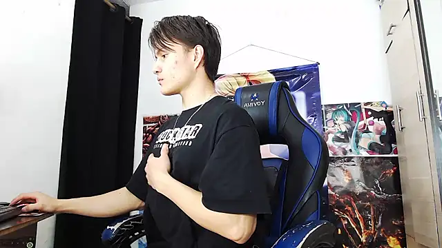 Snapshot of sr_jaeger chatting on November 2025 08:20:02 PM sr jaeger online show from November 2025 08:20:02 PM