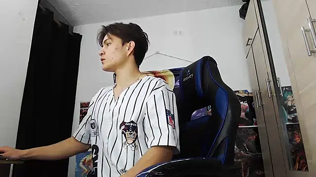 Snapshot of sr_jaeger chatting on November 2025 01:01:01 PM sr jaeger online show from November 2025 01:01:01 PM