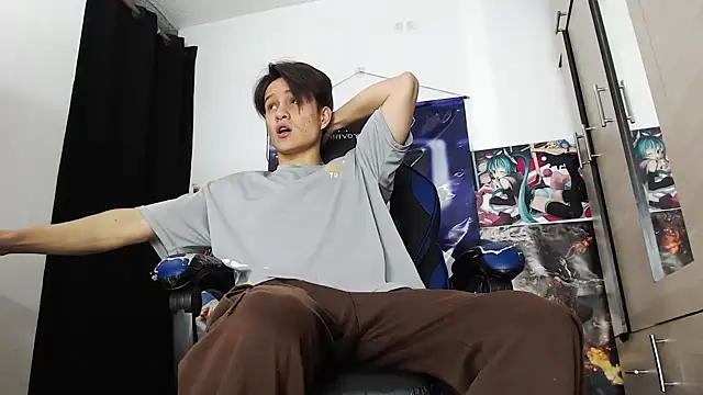 Snapshot of sr_jaeger chatting on December 2025 01:04:02 PM sr jaeger online show from December 2025 01:04:02 PM