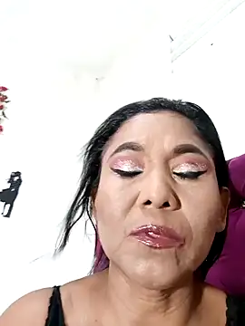 tiffany Bitch online show from November 2025 10:54:02 PM