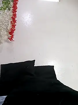 tiffany Bitch online show from September 2025 09:32:02 PM