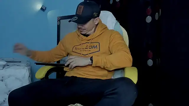 Alex motta online show from October 2025 04:02:02 AM