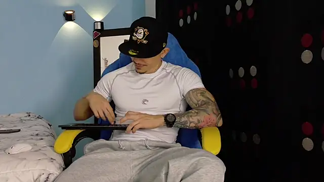 Alex motta online show from March 2026 04:34:01 AM