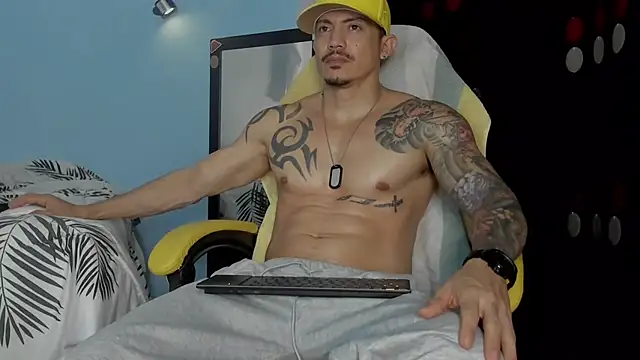 Alex motta online show from November 2025 04:15:02 AM