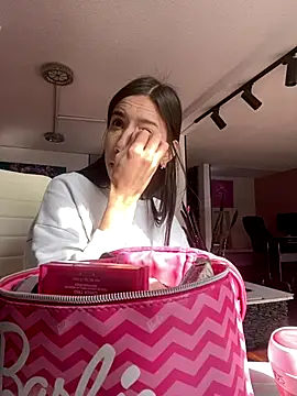 Praga Pink online show from November 2025 01:32:02 PM