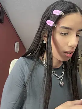 Praga Pink online show from October 2025 02:10:02 AM