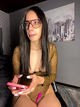 Praga Pink online show from December 2025 08:53:01 AM