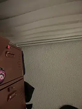 Praga Pink online show from November 2025 12:37:01 AM