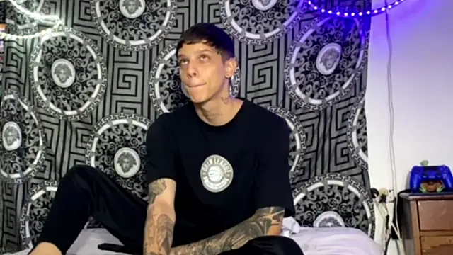 Snapshot of Adam_hard_ chatting on October 2025 02:21:01 AM Adam hard online show from October 2025 02:21:01 AM