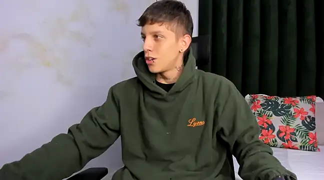 Snapshot of Adam_hard_ chatting on March 2025 08:27:02 PM Adam hard online show from March 2025 08:27:02 PM