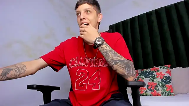 Snapshot of Adam_hard_ chatting on March 2025 08:42:02 PM Adam hard online show from March 2025 08:42:02 PM