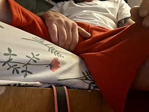 Snapshot of Cantufamily1979 chatting on February 2026 07:30:01 AM Cantufamily1979 online show from February 2026 07:30:01 AM