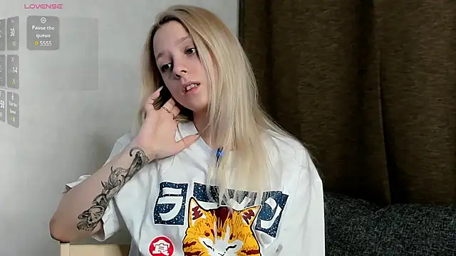 Snapshot of EngelFugler chatting on March 2025 06:12:02 PM EngelFugler online show from March 2025 06:12:02 PM