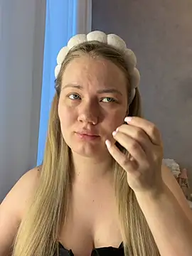 LianaCruz   online show from February 2026 04:51:02 AM