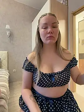 LianaCruz   online show from February 2026 04:52:02 AM