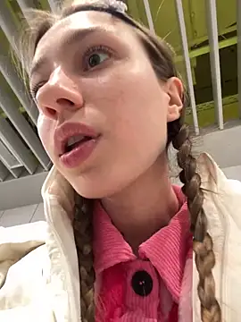Lia  Love online show from January 2025 12:06:01 PM