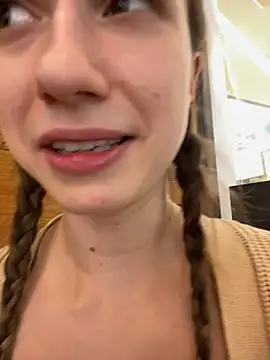 Lia  Love online show from March 2025 04:13:02 PM