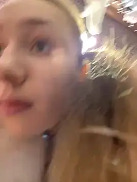 Lia  Love online show from January 2025 01:13:01 PM