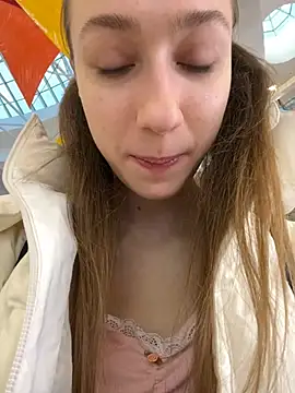 Lia  Love online show from January 2025 09:08:02 AM