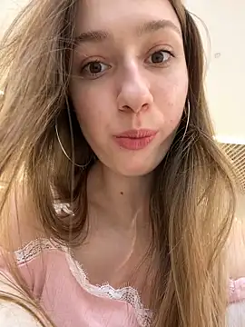 Lia  Love online show from January 2025 12:26:01 PM
