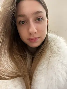 Lia  Love online show from January 2025 09:17:01 AM