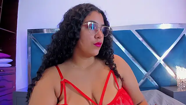 Tiffanymiller00 online show from November 2025 01:26:01 PM