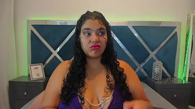 Tiffanymiller00 online show from April 2026 02:13:01 PM