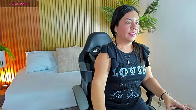 Snapshot of nahia_13 chatting on November 2025 12:09:02 PM nahia 13 online show from November 2025 12:09:02 PM