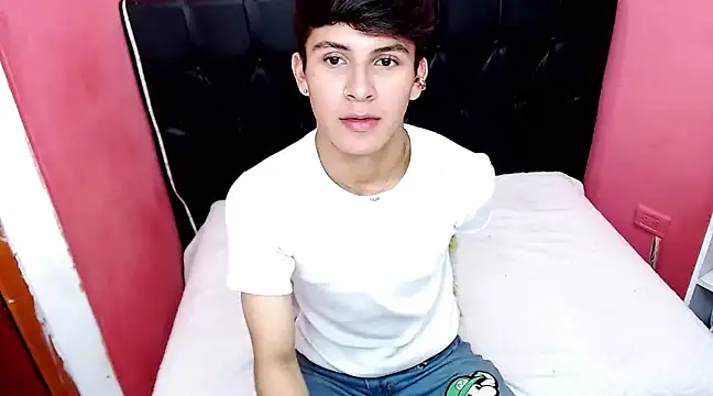 Snapshot of will_star_x chatting on December 2024 06:44:01 PM will star x online show from December 2024 06:44:01 PM