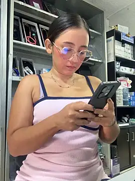 Snapshot of Kay_LustyWife chatting on December 2025 02:32:01 PM Kay LustyWife online show from December 2025 02:32:01 PM