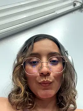 Snapshot of Kay_LustyWife chatting on September 2025 03:40:02 AM Kay LustyWife online show from September 2025 03:40:02 AM