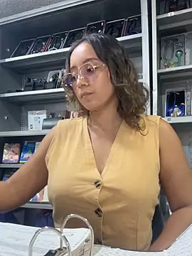 Snapshot of Kay_LustyWife chatting on October 2025 04:09:02 PM Kay LustyWife online show from October 2025 04:09:02 PM