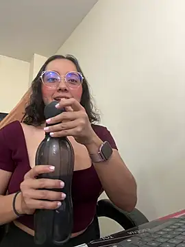 Snapshot of Kay_LustyWife chatting on February 2025 02:21:02 PM Kay LustyWife online show from February 2025 02:21:02 PM