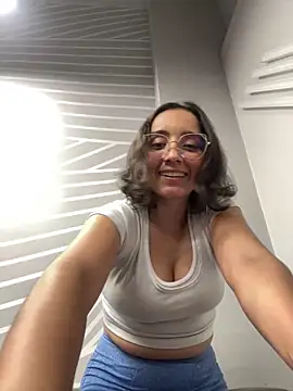 Snapshot of Kay_LustyWife chatting on February 2025 01:22:01 AM Kay LustyWife online show from February 2025 01:22:01 AM