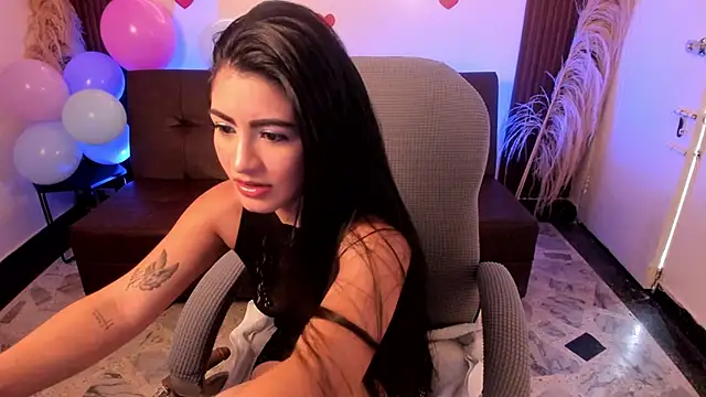 lunaalynch online show from April 2026 08:04:02 PM