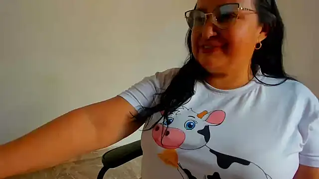 GiaNahomi online show from March 2025 07:20:02 PM